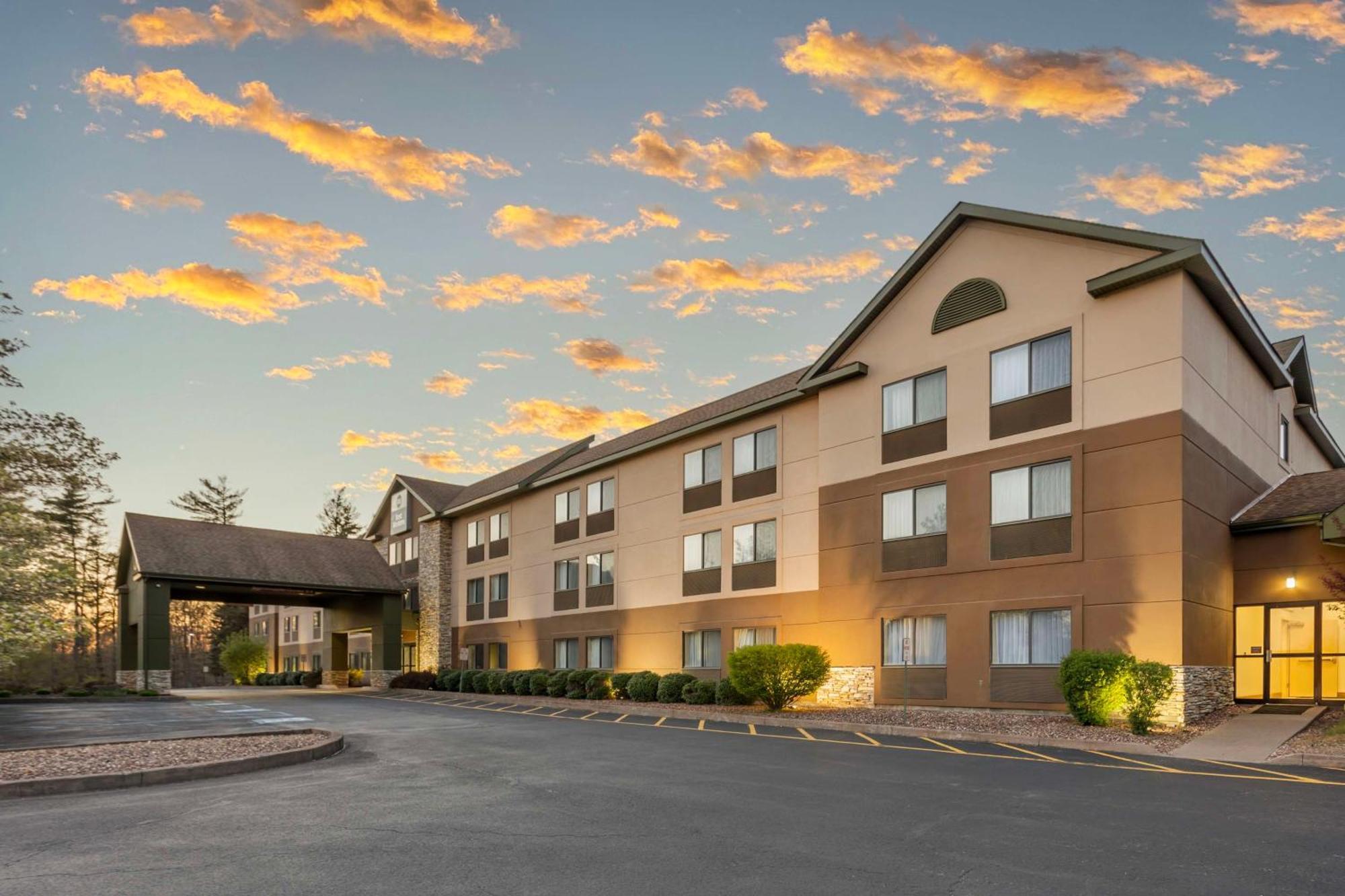Best Western Inn at Blakeslee-Pocono Buitenkant foto